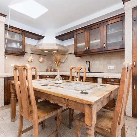 Casa Silvia, Casa Con Jardín Y Vista Al Mar