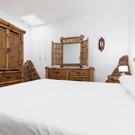 Casa Silvia, Casa Con Jardín Y Vista Al Mar